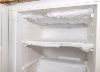 El sencillo truco para no tener que descongelar la heladera