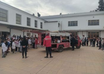 Bomberos voluntarios brindaron una capacitación en la escuela Normal: “La mejor emergencia es la que no ocurre”