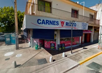 Locura en una carnicería de la provincia de Mendoza: se quiso colar en la fila, apuñaló a un cliente y terminó atropellado