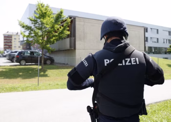 Masacre en Austria: Un joven atacó a tiros a sus excompañeros en una escuela y hay al menos 10 muertos