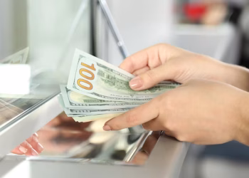 Plazos fijos en dólares: los bancos volvieron a subir las tasas y ya pagan más de 5% a un año