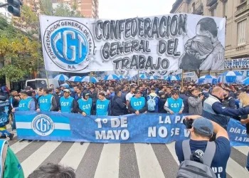 La Justicia aceptó un reclamo de la CGT y suspendió el decreto de Milei que limita el derecho de huelga