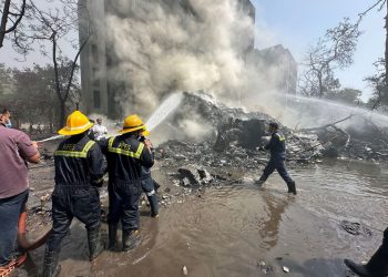 Un avión de Air India se estrelló tras despegar rumbo a Londres con 242 personas a bordo: “Parece que no hay sobrevivientes”