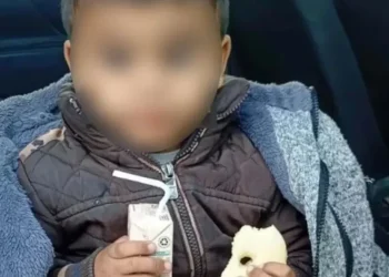 Drama en San Juan: un nene de 3 años fue encontrado solo, descalzo y desorientado