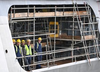 Reino Unido avanza en su plan de reame y construye una docena de submarinos