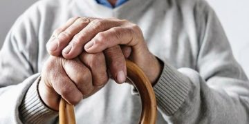 La Defensoría de la Tercera Edad alertó sobre una “crisis humanitaria”: «El superávit fiscal lo están pagando los jubilados con su vida»