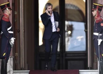 Caputo aceleró la tasa de interés por encima de la inflación