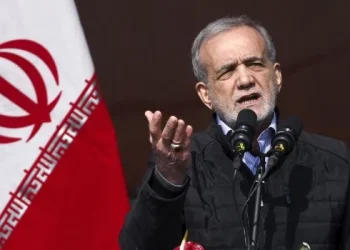 El presidente de Irán ordena suspender la cooperación con OIEA