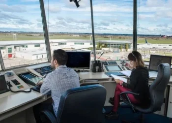 Los controladores aéreos preparan medidas de fuerza en días clave de las vacaciones de invierno