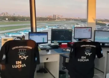 No hubo acuerdo con los controladores aéreos y las partes volverán a reunirse el jueves