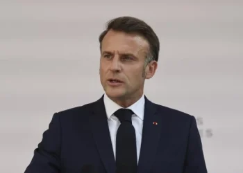 Francia anunció un plan de ajuste presupuestario a cuatro años