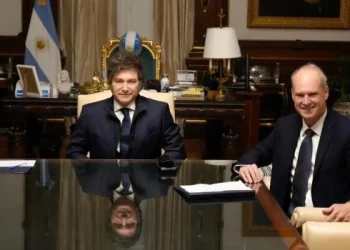 Milei recibió al presidente de ADEBA, tras las acusaciones de Caputo