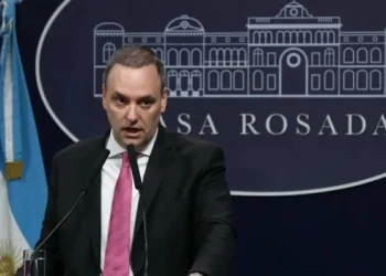 El Gobierno anunció que se inició el proceso para privatizar AySA