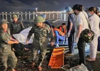 Se hundió un barco turístico en Vietnam: 34 muertos y 8 desaparecidos