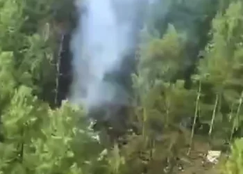 Un avión con 49 personas a bordo se estrelló en el este de Rusia