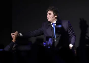 Milei apunto contra el Grupo Clarín: «No se van a quedar con Telefónica»