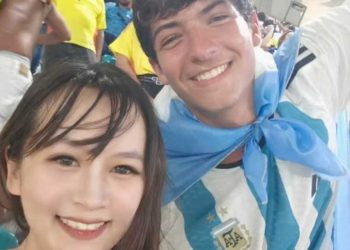 La joven china que recorrió canchas de fútbol y al fin encontró al “héroe” que la salvó en la final de la Copa América: quién es y cuándo se verán