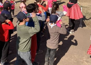Jóvenes misioneros y una campaña de recolección de juguetes para el Día del Niño