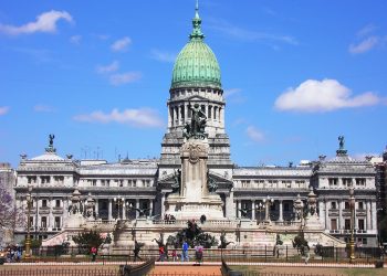 La política en toda la Argentina, un gran “negocio”