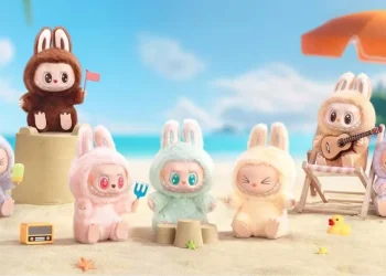Qué es Labubu, el extraño muñeco viral que es furor en las redes sociales y todos quieren tener