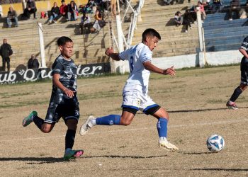 Gastón Fernández y Emmanuel Carrizo dejan Huracán
