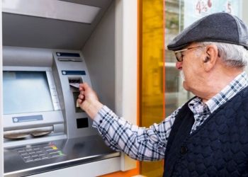 La Defensoría de la Tercera Edad alertó sobre una “crisis humanitaria”: «El superávit fiscal lo están pagando los jubilados con su vida»