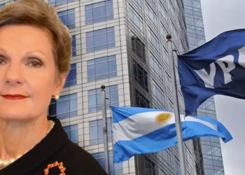 La jueza del caso YPF le exigió a la Argentina entregar los chats y mails de Luis Caputo y Sergio Massa