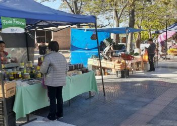 La Feria Franca mantiene su compromiso con productores y vecinos a pesar del frío