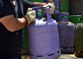 El 52% de argentinos no tiene gas natural: Cobos cargó contra el Gobierno por desregular el precio de las garrafas para que el “mercado lo determine”