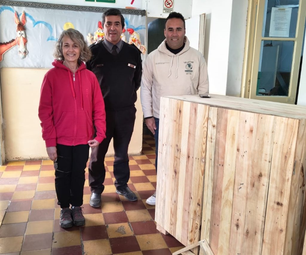 Internos penitenciarios de El Cerrito fabricaron mobiliario e instrumentos  para la escuela artística San Francisco Solano - Diario San Rafael