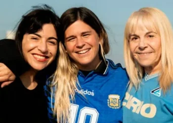 El viaje maradoniano que organiza Claudia Villafañe: cuánto hay que pagar para sumarse