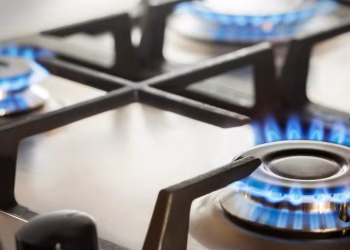 Cuatro de cada 10 argentinos no acceden al gas de red: qué va a pasar con las garrafas tras la desregulación