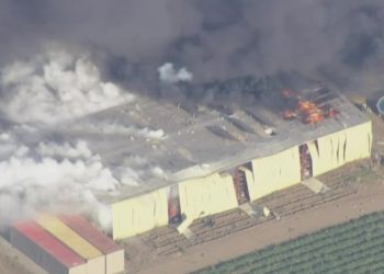 Incendios y evacuaciones en California tras una explosión en un almacén de fuegos artificiales