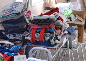 Se realizó la tercera entrega de ropa de la campaña solidaria del barrio Unimev