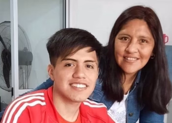 Trágico accidente en el país: Una mujer y su hijo volvían de un velorio, chocaron de frente con un auto que iba en contramano y murieron