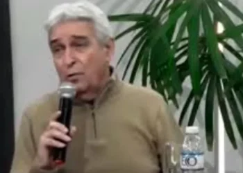 Polémica y repudio por las declaraciones de un intendente que respalda las políticas de Milei: «Que se mueran muchos jubilados»