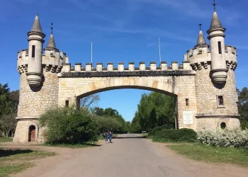 «Desmembrados»: las terribles imágenes del macabro hallazgo en un famoso parque del conurbano