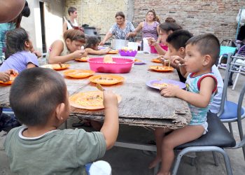 Según un informe de la UCA, más de un tercio de los niños argentinos enfrentó «inseguridad alimentaria» en 2024