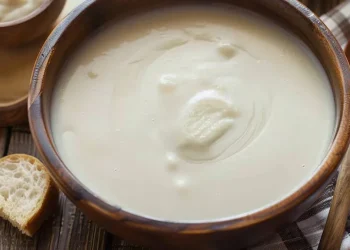 Salsa blanca casera: el secreto de la abuela que nadie te contó