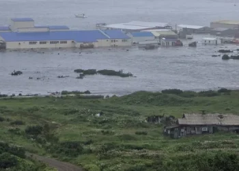 Alerta por tsunami tras el sismo en Rusia: ya evacuaron la Isla de Pascua y crece la preocupación en Chile