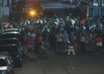 Dos muertos y seis heridos en tiroteo masivo en Los Ángeles