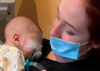 Un padre relató la lucha de su bebé tras un presunto envenenamiento con fentanilo