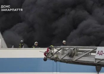 Un ataque ruso deja un muerto y 15 heridos en Ucrania mientras se alargan los esfuerzos de paz