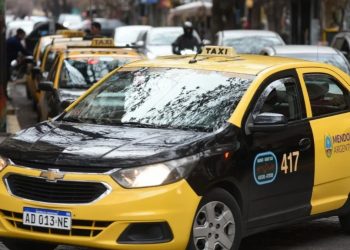 Confirman el aumento de las tarifas de los taxis y la llegada de 20 nuevos vehículos híbridos