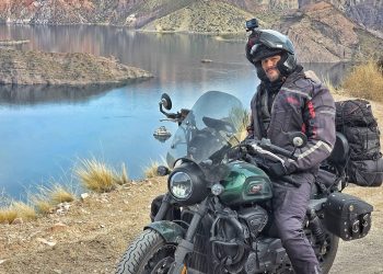 Es profe de historia, motoviajero, naufragó en Panamá y ahora recorre San Rafael