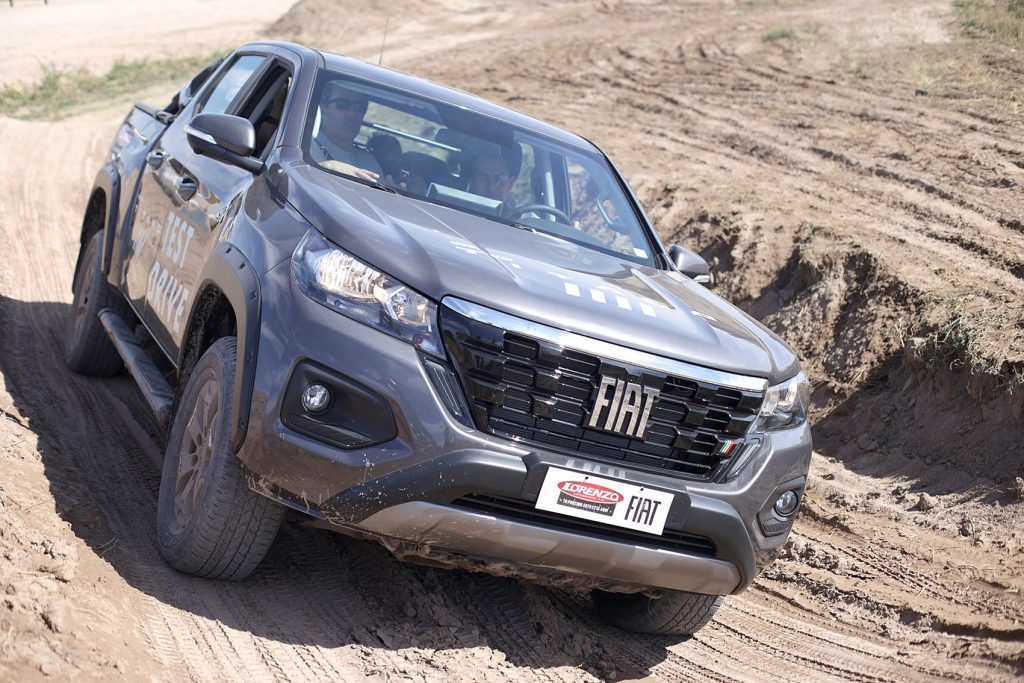 Lorenzo Automotores presentó la Fiat Titano en un circuito y demostró las características off-road que la distinguen
