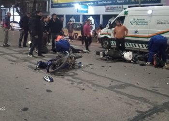 Dos motociclistas chocaron y terminaron internados en terapia intensiva