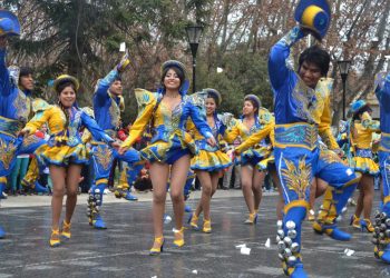 200° aniversario de Bolivia: hoy será el acto oficial en el predio Simón Bolívar de Salto de las Rosas