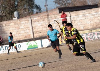 Fútbol local: 15 partidos de suspensión para Antonio Alcaya