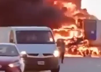 Otra tragedia en una ruta del país: murieron un padre y sus dos hijos tras chocar con un camión